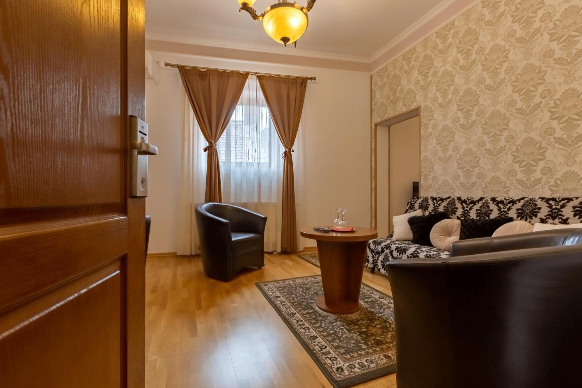 Hotel Boutique Bulevard ซิวิโชอารา ภายนอก รูปภาพ